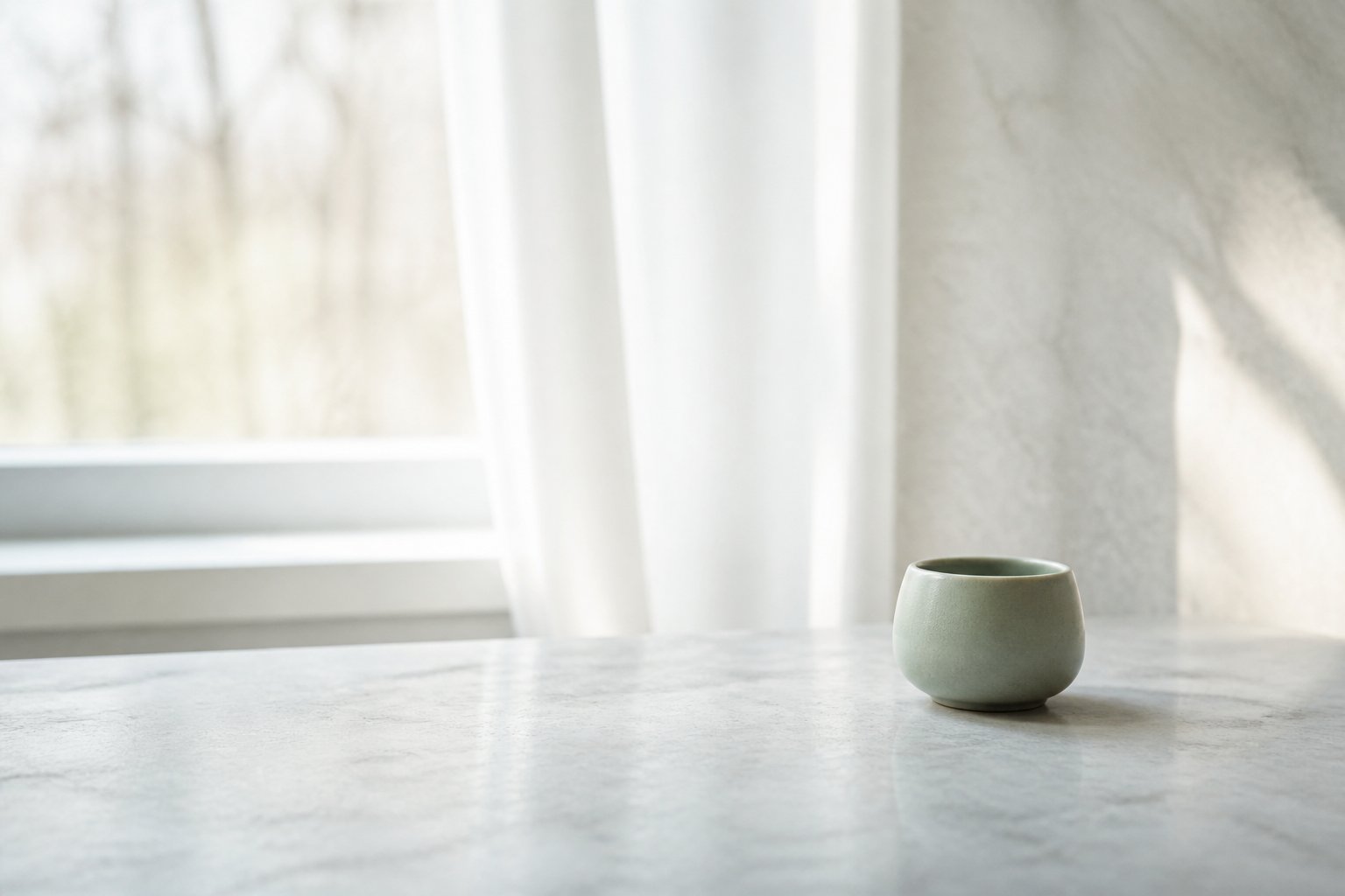 A calm image about noticing a spending trigger and pausing